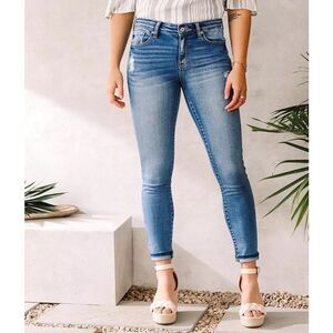 KanCan Buckle Mid-Rise Super Skinny Stretch Jean Size 11/29